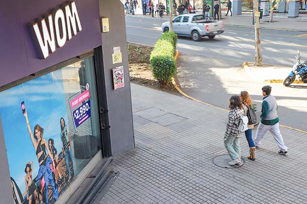 WOM anuncia nueva ola de despidos con salida de 140 trabajadores y asegura que es la última fase
