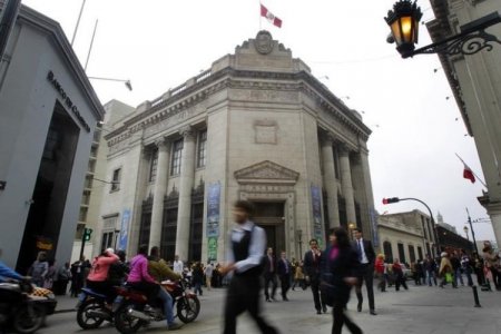 Cifras indican que a economía peruana le irá peor que lo estimado por el Gobierno y Banco Central