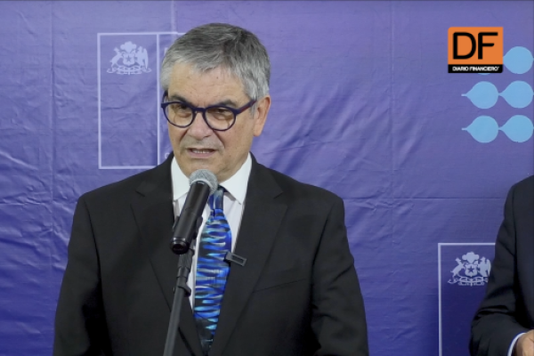 <p>Ahora en DF | Marcel valora “las múltiples coincidencias” en las propuestas de la CPC respecto al pacto fiscal</p>