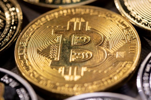 El bitcoin modera un avance que lo llevó a superar los US$ 49.000 tras aprobación de los ETF en EEUU