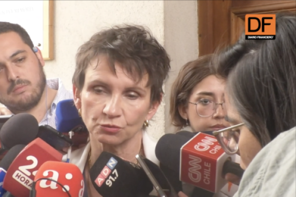 <p>Ahora en DF | Ministra Tohá por solicitud del Presidente para evaluar las reuniones con Zalaquett: “Seguimos sosteniendo que no hay requisitos de lobby”</p>