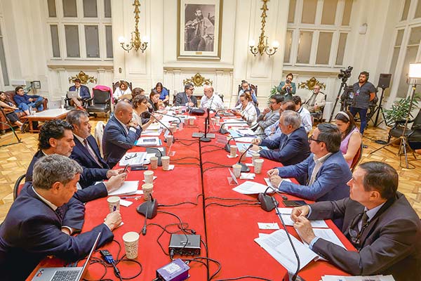 Ley corta de isapres: oposición se alinea en contra del proyecto del Gobierno e insistirá en fórmula con mutualización