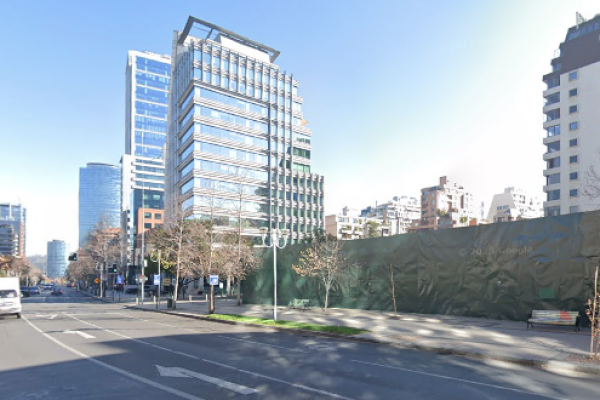 <p>Claudio Fischer reformula proyecto inmobiliario en Isidora Goyenechea: elimina oficinas</p>