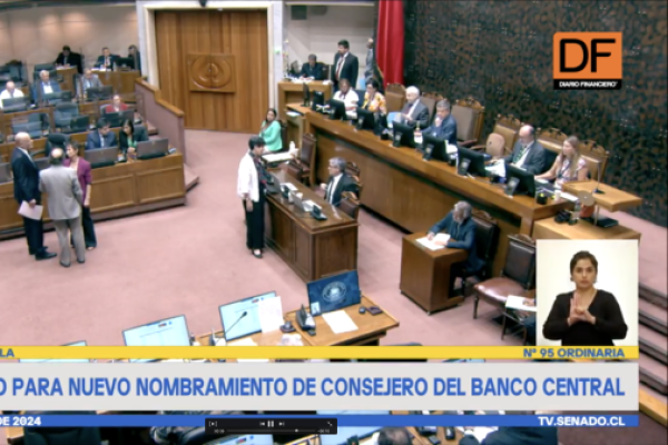 <p>Ahora en DF | Senado aprueba la designación del economista Claudio Soto como nuevo consejero del Banco Central</p>