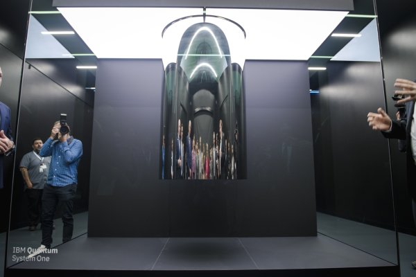 <p> IBM Quantum System One. Crédito: Bloomberg</p>