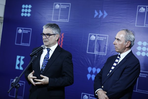Pacto fiscal: rebajar el impuesto corporativo y aumentarlo a los dividendos enciende la discusión tributaria en el Congreso