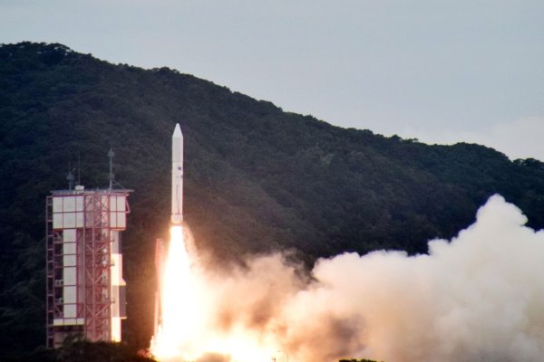 <p>Japón finalmente logra su primer alunizaje con una sonda espacial de precisión, pero la misión enfrenta problemas</p>