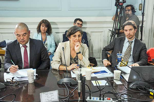 Expertos se ponen en contra de la ley corta de isapres en recta final de la tramitación del proyecto