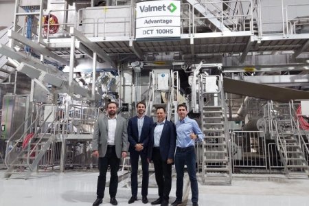 Alas Doradas y Valmet inauguran la máquina más moderna de Latinoamérica para hacer servilletas y papel higiénico en El Salvador