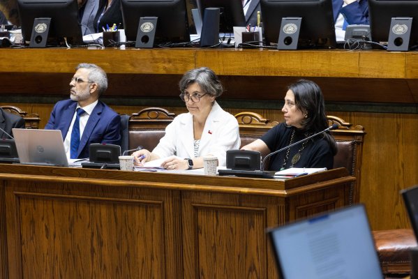 Senado zanjará el lunes la ley corta de isapres: oposición busca votos para incluir la mutualización de la deuda