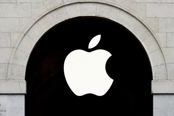 Apple planea nuevas tarifas y restricciones para las descargas fuera de la App Store