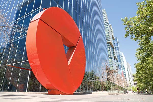<p>Exbonistas de Corpgroup Banking ingresan nueva querella contra Álvaro Saieh</p>