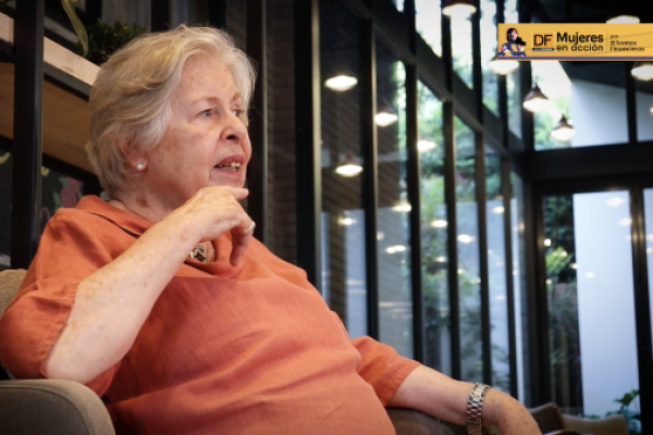 <p>Mujeres en Acción | Adriana Valdés, la primera mujer en presidir la Academia Chilena de la Lengua</p>