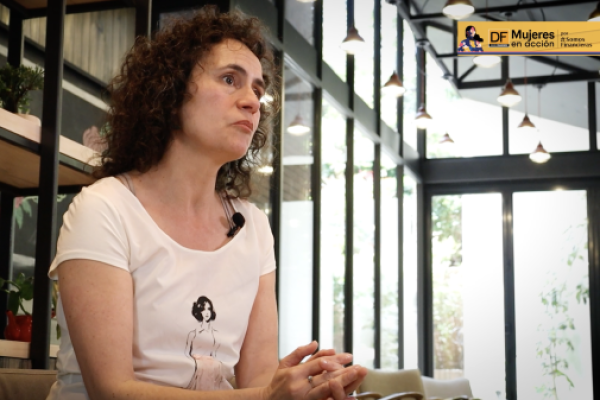 <p>Mujeres en Acción | Natacha Valenzuela, la periodista que lucha por la inclusión a través de sus creaciones</p>