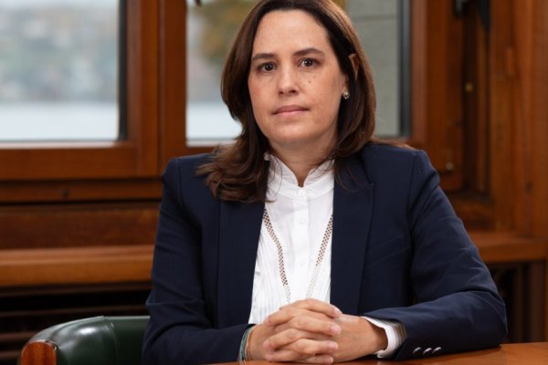 Directora adjunta de la OMC advierte desaceleración del comercio mundial