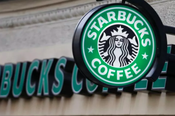 Starbucks informa el menor crecimiento de sus ventas en un año y ganancias bajo lo esperado