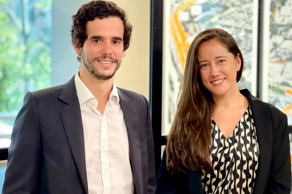 <p>Felipe Infante junto a Paulina Aguilar.</p>