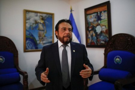 El Salvador se debate entre la lucha contra la delincuencia e impulsar la economía