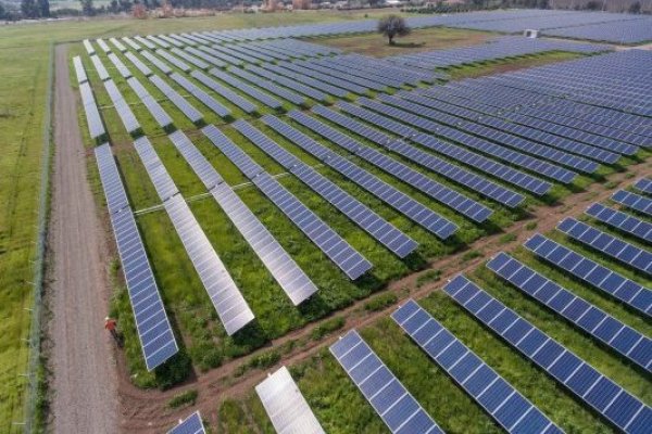 IM2 Solar Chile proyecta una inversión de US$ 150 millones para el 2025 y asegura que no se justifica revisión a la regulación de pequeñas generadoras