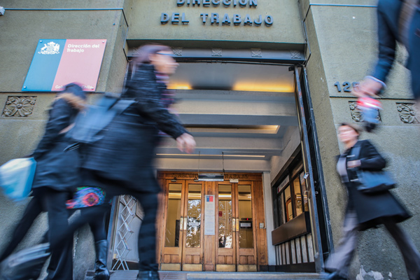 40 Horas: expertos valoran primer pronunciamiento de la DT, pero ven que siguen faltando algunas explicaciones