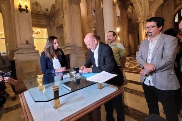 17 senadores ingresaron requerimiento de inconstitucionalidad contra mutualización de deuda de las isapres ante el TC