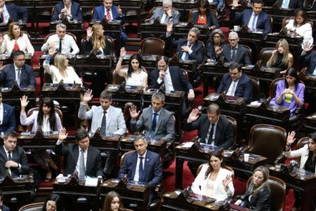 Gobierno de Argentina propone nuevos cambios para que se apruebe Ley Ómnibus