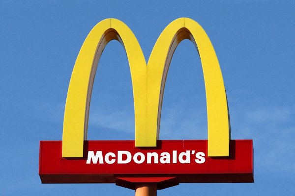 El crecimiento de las ventas de McDonald's se desacelera mientras la guerra en Medio Oriente perjudica los resultados