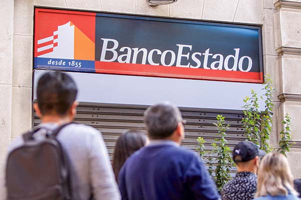 <p>Bancos despliegan medidas financieras para ayudar a afectados</p>