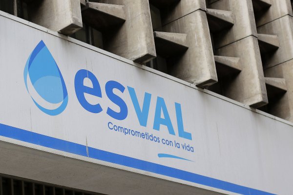 Esval congela cobros en las zonas afectadas por los incendios