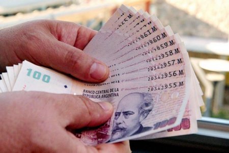 Préstamos en pesos en Argentina creció 138,9% en los últimos 12 meses, aunque por debajo del alza de la inflación