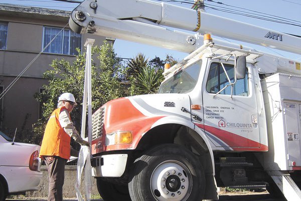 SEC emite resolución para agilizar restitución del suministro eléctrico en zonas afectadas por incendios