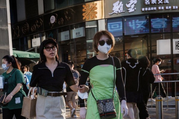 <p>Los precios al consumidor en China registran en enero la mayor caída anual en 15 años</p>