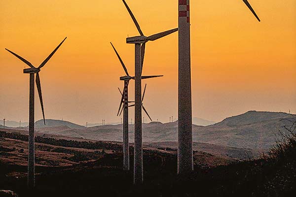 Inversión mundial en transición energética creció 17% y apuesta por el hidrógeno se triplicó en 2023