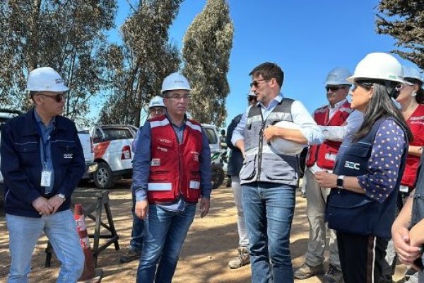 Ministro de Energía y titular de la SEC supervisaron avance en reposición del servicio eléctrico en sectores afectados por incendios