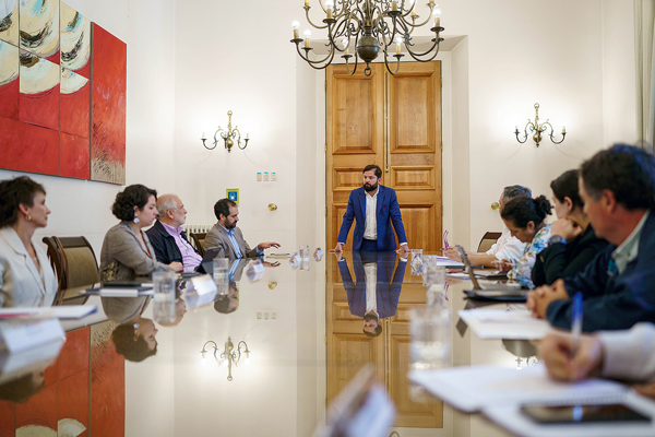 Incendios: esta semana será la reunión entre personeros de Gobierno y exministros de Sebastián Piñera