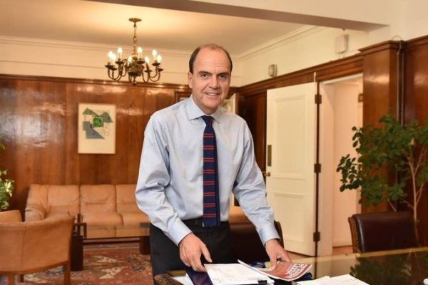 <p>Monckeberg y opción de Matthei de ser continuadora de Piñera: “Sería aconsejable tenerla en primarias, pero de ahí a pasarle la posta de que ella es, no”</p>