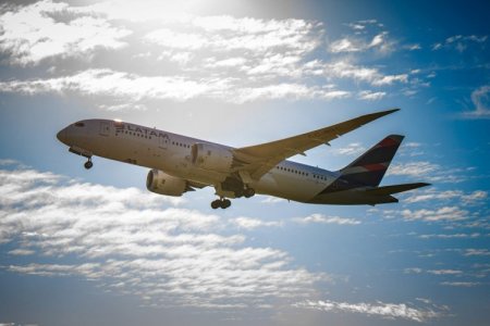 Latam Airlines anuncia ruta directa entre Santiago y Orlando como parte de su joint venture con Delta