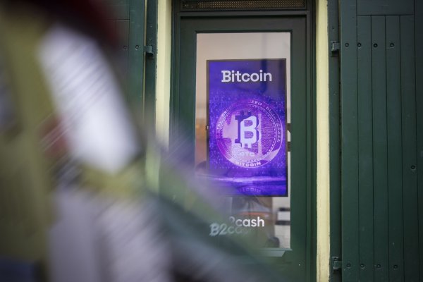 <p>Bitcoin cruza la marca de US$ 50 mil y se dirige a un máximo de más de dos años</p>