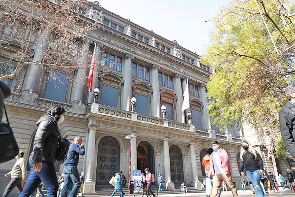 ¿Cómo vendrán los repartos dividendos de las IPSA? Estas son las proyecciones del mercado