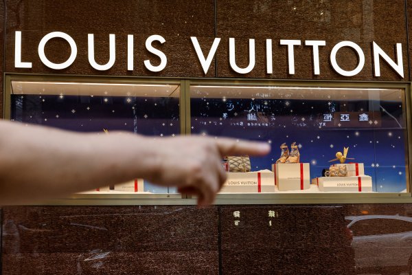 Los inversionistas compran acciones europeas de lujo como apuesta "más segura" a la economía china