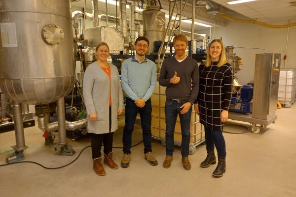 <p>De izd a der: Ann-Sofie Fonsen (Boreal Bioproducts), Diego Soto (CMPC), Jaakko Pajunen (Boreal Bioproducts) y Anna Niittylä (CMPC Ventures).</p>