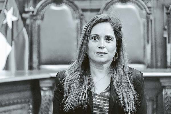Caso audios-Factop: hijos de Leonarda Villalobos también se querellan contra los Sauer y Topelberg