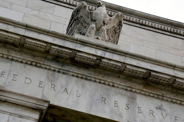 <p>¿Es posible un cambio de rumbo? Los mercados empiezan a especular si la Fed subirá y no bajará tasas como se esperaba</p>