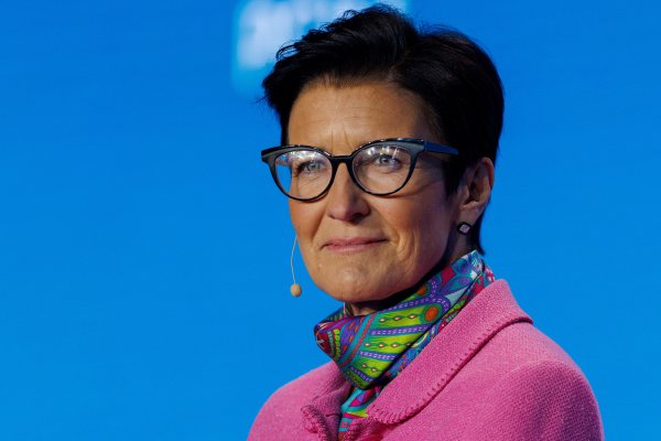 <p>Citi sube el sueldo de la CEO Jane Fraser a US$26 millones por su estrategia de reorganización y pese a caída en resultados</p>
