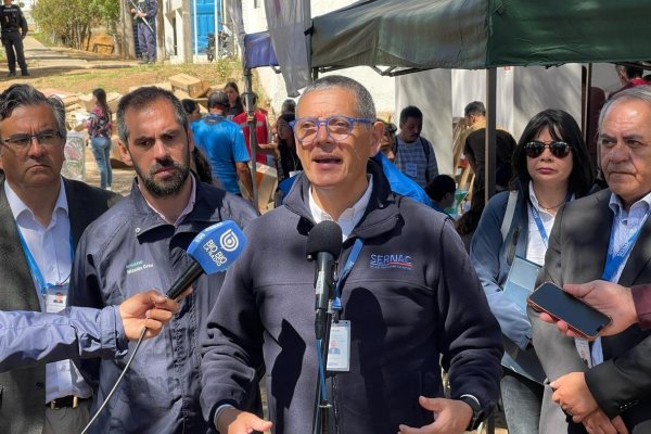 <p>Incendios: Sernac monitorea 46 mil productos y por ahora “no hay evidencia” de sobreprecios en materiales de construcción y alimentos</p>