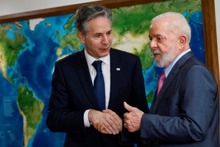Lula se reúne con secretario de Estado de EEUU en medio de su peor crisis diplomática por guerra de declaraciones con Israel