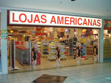 Empresas en Brasil alcanzan marca histórica de 2,5 millones de tiendas en 2023, pero el ritmo de las aperturas volvió a caer