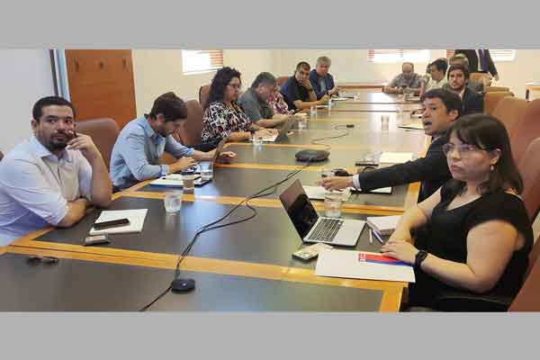 <p>Diego Riquelme, el co-coordinador de Política Tributaria del Ministerio de Hacienda, presentó ayer las propuestas para modificar exenciones.</p>