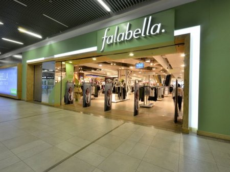 Falabella culmina 2023 con caída de 8,5% en sus ingresos, pero logra reducir indicador de deuda financiera