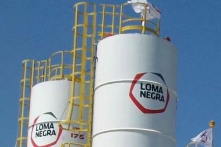 Grupo brasileño Camargo Correa confirmó que busca comprador para su cementera Loma Negra en Argentina